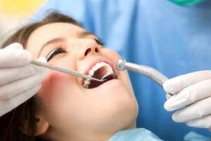 Oral consultation at the dentist in Javea: Doctor Carbasse