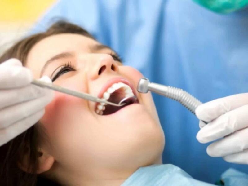 Oral consultation at the dentist in Javea: Doctor Carbasse